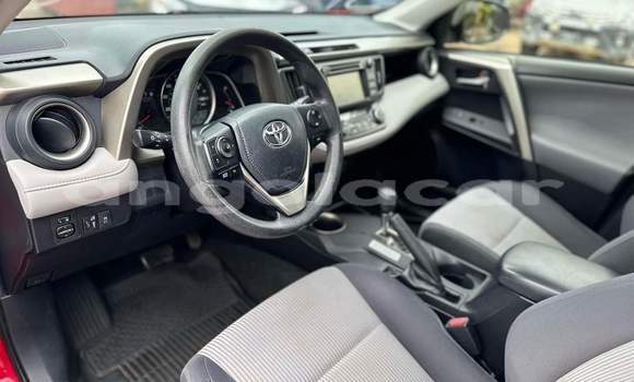 Acheter Occasion Voiture Toyota RAV4 Rouge à Luanda, Province de Luanda Acheter Occasion Voiture Toyota RAV4 Rouge à Luanda, Province de Luanda