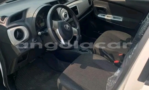 Comprar Usado Toyota Yaris Branco Carro em Lobito em Benguela Comprar Usado Toyota Yaris Branco Carro em Lobito em Benguela