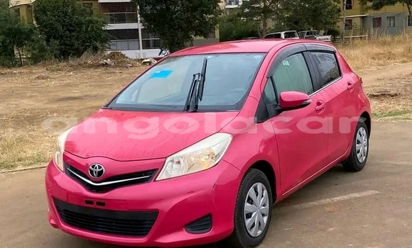 Acheter Occasion Voiture Toyota Yaris Rouge à Luanda, Province de Luanda Acheter Occasion Voiture Toyota Yaris Rouge à Luanda, Province de Luanda