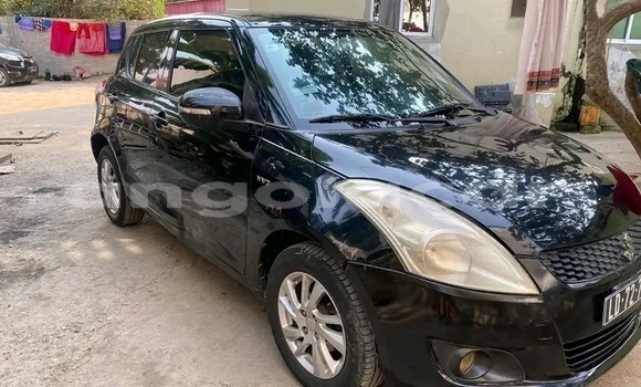 Buy Used Suzuki Swift Black Car in Luanda in Luanda Province