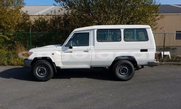 Acheter Occasion Voiture Toyota Land Cruiser Blanc à Lobito, Benguela Acheter Occasion Voiture Toyota Land Cruiser Blanc à Lobito, Benguela