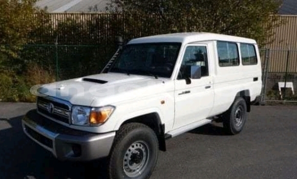 Acheter Occasion Voiture Toyota Land Cruiser Blanc à Lobito, Benguela Acheter Occasion Voiture Toyota Land Cruiser Blanc à Lobito, Benguela