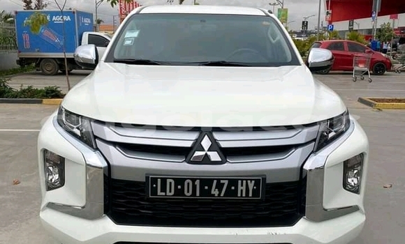 Comprar Usado Mitsubishi L200 Branco Carro em Lobito em Benguela Comprar Usado Mitsubishi L200 Branco Carro em Lobito em Benguela