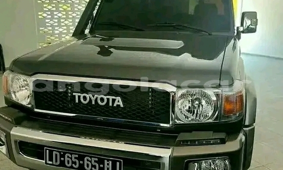 Buy Used Toyota Land Cruiser Silver Car in Luanda in Luanda Province Buy Used Toyota Land Cruiser Silver Car in Luanda in Luanda Province