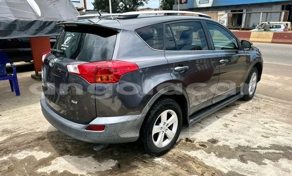 Acheter Occasion Voiture Toyota RAV4 Noir à Luanda, Province de Luanda Acheter Occasion Voiture Toyota RAV4 Noir à Luanda, Province de Luanda