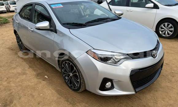 Comprar Usado Toyota Corolla Prata Carro em Luanda em Luanda Province