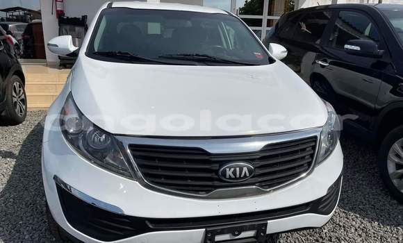 Buy Used Kia Sportage White Car in Luanda in Luanda Province