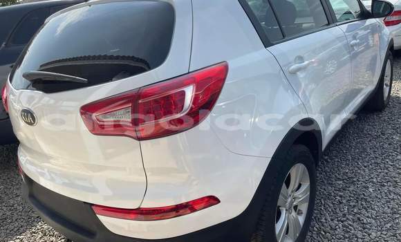 Buy Used Kia Sportage White Car in Luanda in Luanda Province Buy Used Kia Sportage White Car in Luanda in Luanda Province