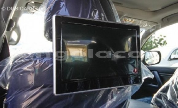 Acheter Import Voiture Toyota Land Cruiser Blanc à Import - Dubai, Province de Bengo Acheter Import Voiture Toyota Land Cruiser Blanc à Import - Dubai, Province de Bengo
