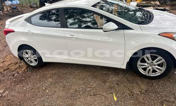 Comprar Usado Hyundai Elantra Outro Carro em Luanda em Luanda Province