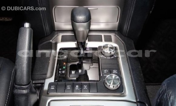 Acheter Import Voiture Toyota Land Cruiser Blanc à Import - Dubai, Province de Bengo Acheter Import Voiture Toyota Land Cruiser Blanc à Import - Dubai, Province de Bengo