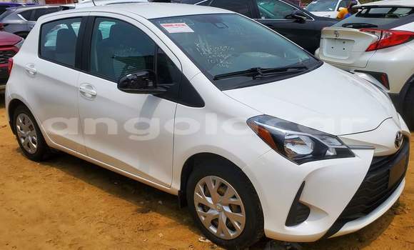 Buy Used Toyota Yaris White Car in Luanda in Luanda Province