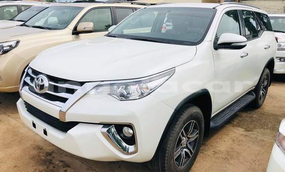 Comprar Usado Toyota Fortuner Branco Carro em Luanda em Luanda Province Comprar Usado Toyota Fortuner Branco Carro em Luanda em Luanda Province