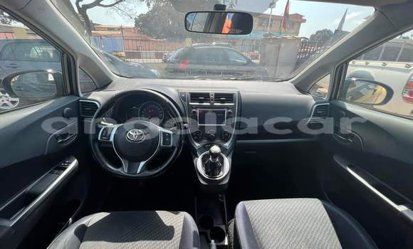 Acheter Occasion Voiture Toyota Verso Noir à Luanda, Province de Luanda Acheter Occasion Voiture Toyota Verso Noir à Luanda, Province de Luanda