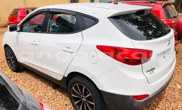Buy Used Hyundai Tucson White Car in Luanda in Luanda Province Buy Used Hyundai Tucson White Car in Luanda in Luanda Province