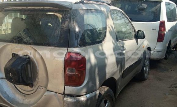 Comprar Usado Toyota RAV4 Outro Carro em Luanda em Luanda Province