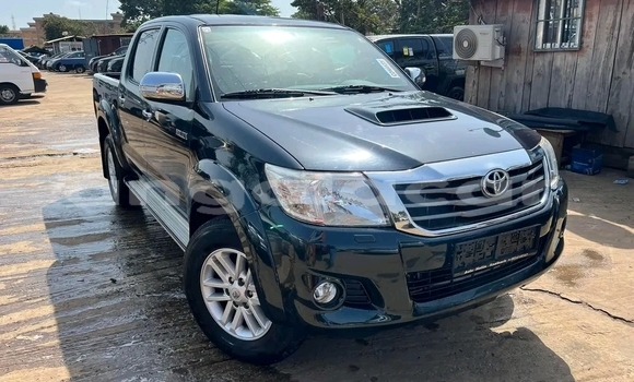 Buy Used Toyota Hilux Silver Car in Luanda in Luanda Province Buy Used Toyota Hilux Silver Car in Luanda in Luanda Province