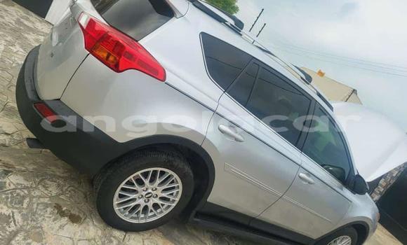 Comprar Usado Toyota RAV4 Outro Carro em Luanda em Luanda Province Comprar Usado Toyota RAV4 Outro Carro em Luanda em Luanda Province