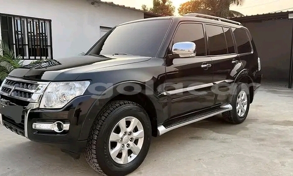 Buy Used Mitsubishi Pajero Black Car in Luanda in Luanda Province Buy Used Mitsubishi Pajero Black Car in Luanda in Luanda Province