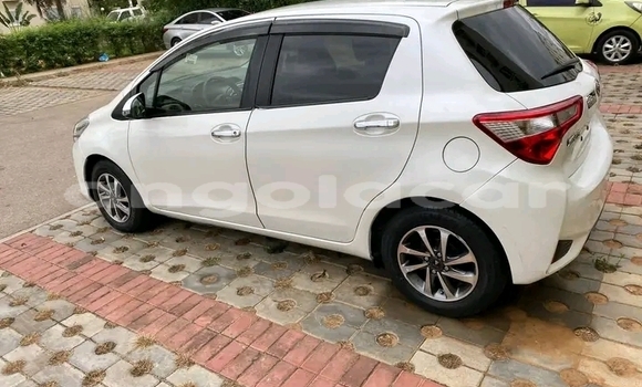 Buy Used Toyota Yaris White Car in Luanda in Luanda Province