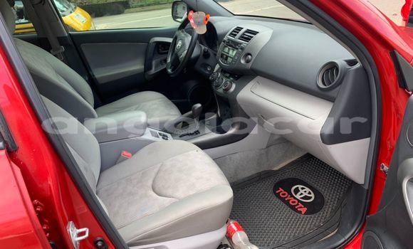 Comprar Usado Toyota RAV4 Vermelho Carro em Luanda em Luanda Province Comprar Usado Toyota RAV4 Vermelho Carro em Luanda em Luanda Province