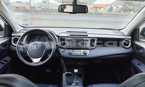 Comprar Usado Toyota RAV4 Branco Carro em Luanda em Luanda Province Comprar Usado Toyota RAV4 Branco Carro em Luanda em Luanda Province