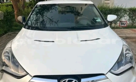 Buy Used Hyundai Veloster White Car in Luanda in Luanda Province Buy Used Hyundai Veloster White Car in Luanda in Luanda Province