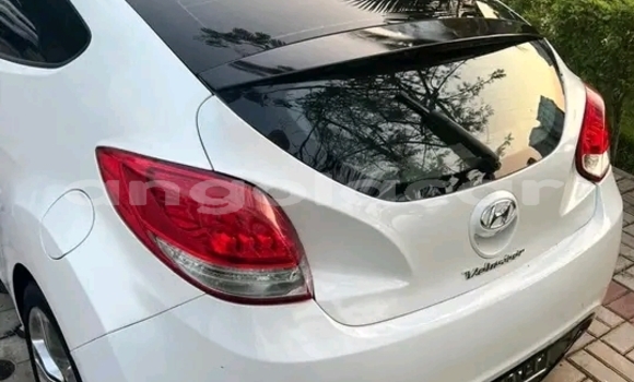 Comprar Usado Hyundai Veloster Branco Carro em Luanda em Luanda Province Comprar Usado Hyundai Veloster Branco Carro em Luanda em Luanda Province