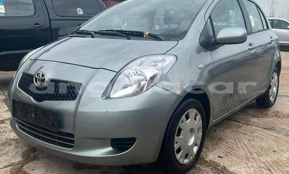 Comprar Usado Toyota Yaris Prata Carro em Luanda em Luanda Province