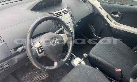 Comprar Usado Toyota Yaris Prata Carro em Luanda em Luanda Province Comprar Usado Toyota Yaris Prata Carro em Luanda em Luanda Province