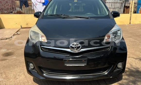 Comprar Usado Toyota Verso Preto Carro em Luanda em Luanda Province