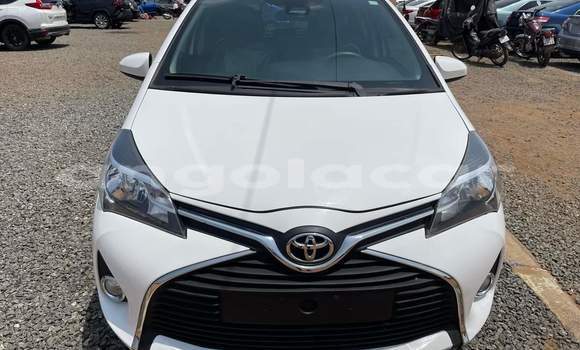 Comprar Usado Toyota Yaris Branco Carro em Luanda em Luanda Province