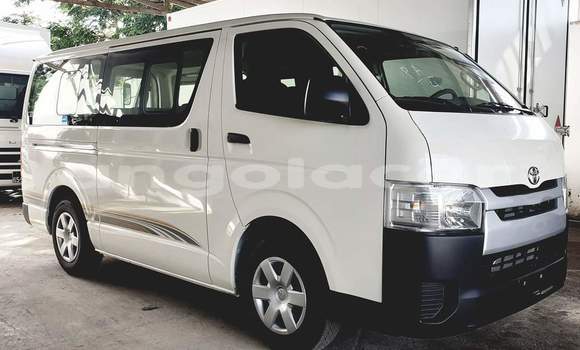 Acheter Occasion Voiture Toyota Hiace Blanc à Luanda, Province de Luanda Acheter Occasion Voiture Toyota Hiace Blanc à Luanda, Province de Luanda