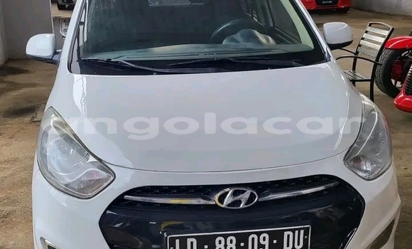 Buy Used Hyundai i10 White Car in Luanda in Luanda Province