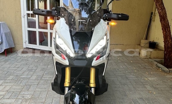 Acheter Occasion Moto Honda X-ADV Blanc à Luanda, Province de Luanda