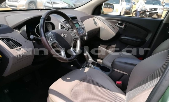 Buy Used Hyundai Tucson Green Car in Luanda in Luanda Province Buy Used Hyundai Tucson Green Car in Luanda in Luanda Province