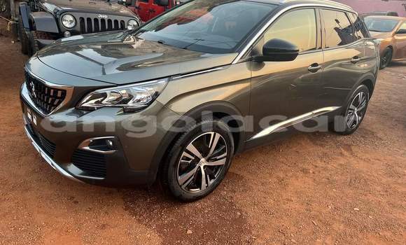 Comprar Usado Peugeot 3008 Outro Carro em Luanda em Luanda Province