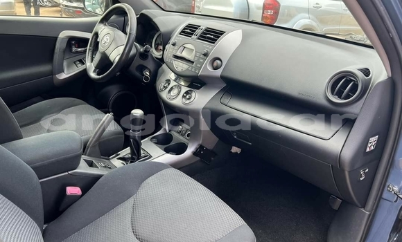 Comprar Usado Toyota RAV4 Azul Carro em Luanda em Luanda Province Comprar Usado Toyota RAV4 Azul Carro em Luanda em Luanda Province