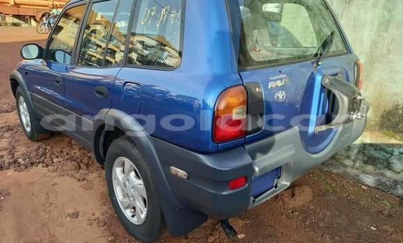 Comprar Usado Toyota RAV4 Azul Carro em Luanda em Luanda Province Comprar Usado Toyota RAV4 Azul Carro em Luanda em Luanda Province