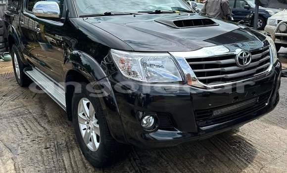 Buy Used Toyota Hilux Black Car in Luanda in Luanda Province