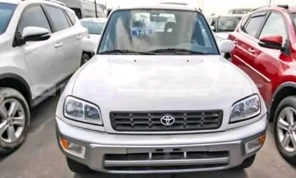 Comprar Usado Toyota RAV4 Branco Carro em Luanda em Luanda Province Comprar Usado Toyota RAV4 Branco Carro em Luanda em Luanda Province