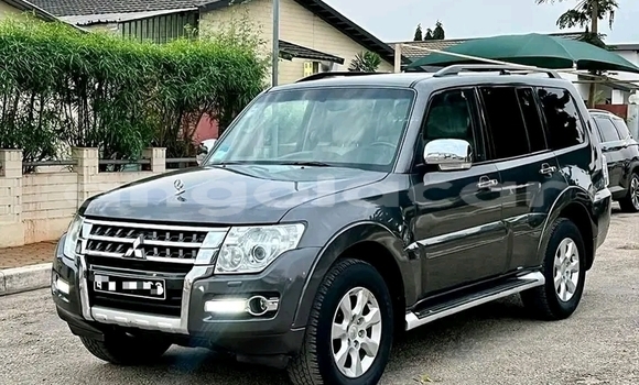 Acheter Occasion Voiture Mitsubishi Pajero Gris à Luanda, Province de Luanda