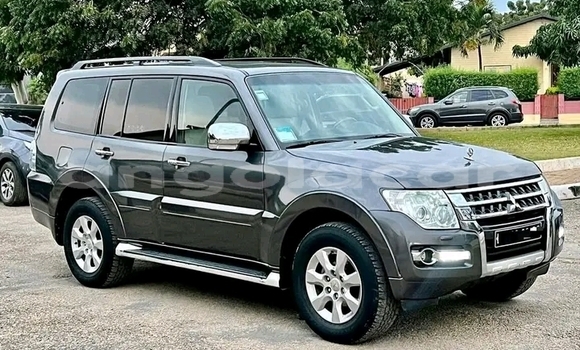 Comprar Usado Mitsubishi Pajero Prata Carro em Luanda em Luanda Province Comprar Usado Mitsubishi Pajero Prata Carro em Luanda em Luanda Province