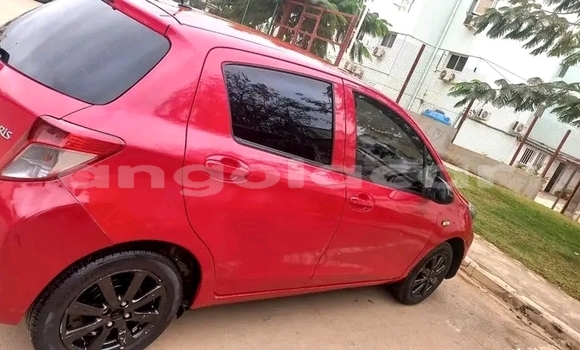 Acheter Occasion Voiture Toyota Yaris Rouge à Luanda, Province de Luanda