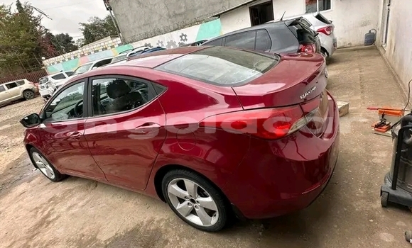 Comprar Usado Hyundai Elantra Vermelho Carro em Luanda em Luanda Province Comprar Usado Hyundai Elantra Vermelho Carro em Luanda em Luanda Province