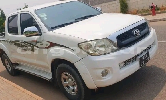 Comprar Usado Toyota Hilux Branco Carro em Luanda em Luanda Province Comprar Usado Toyota Hilux Branco Carro em Luanda em Luanda Province