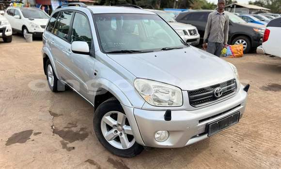 Acheter Occasion Voiture Toyota RAV4 Gris à Luanda, Province de Luanda Acheter Occasion Voiture Toyota RAV4 Gris à Luanda, Province de Luanda