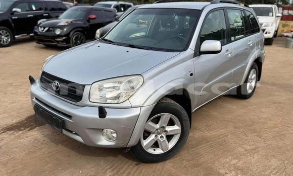 Acheter Occasion Voiture Toyota RAV4 Gris à Luanda, Province de Luanda Acheter Occasion Voiture Toyota RAV4 Gris à Luanda, Province de Luanda