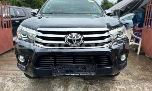 Comprar Usado Toyota Hilux Preto Carro em Luanda em Luanda Province