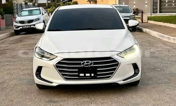Acheter Occasion Voiture Hyundai Elantra Blanc à Luanda, Province de Luanda Acheter Occasion Voiture Hyundai Elantra Blanc à Luanda, Province de Luanda